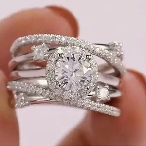 🩶 NEW Unique Silver Plated stunning Multi-Band Cz Halo Engagement Ring -Silver 🩶